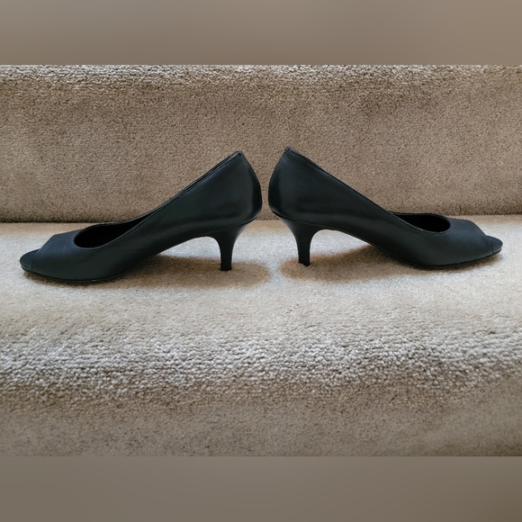 M. Patrick Navy Open Toe Heels Size 6 M New In box - Picture 7 of 11